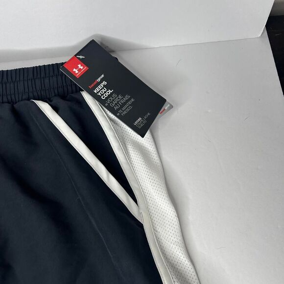 Under-armour Women's Black and White Shorts XL Extra Large - Picture 3 of 6